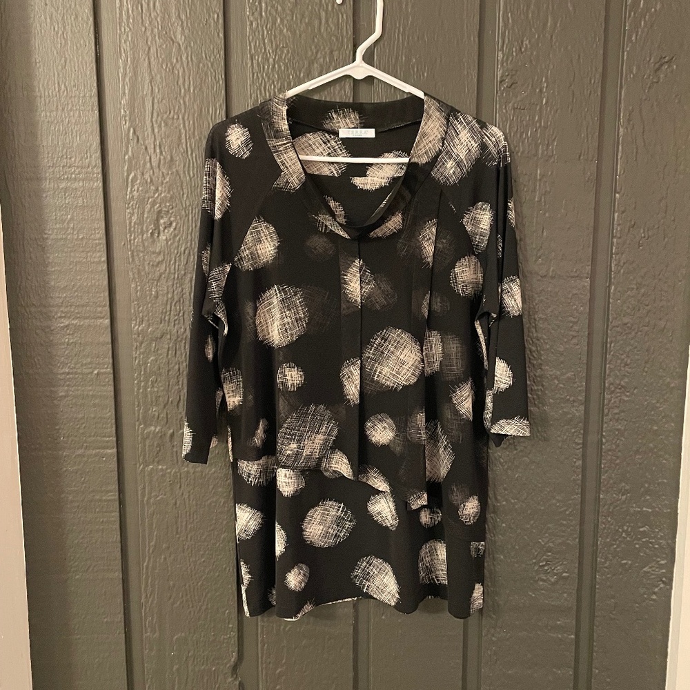 Terra SJ Apparel Tunic - Size Medium